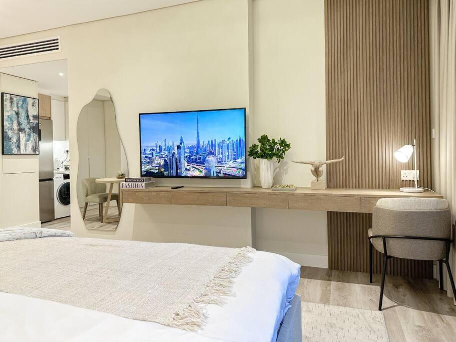Cinematic View - Emaar Residences *