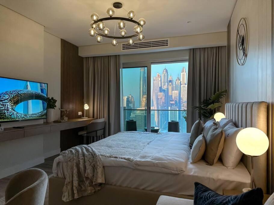 Apartment Cinematic View - Emaar Residences