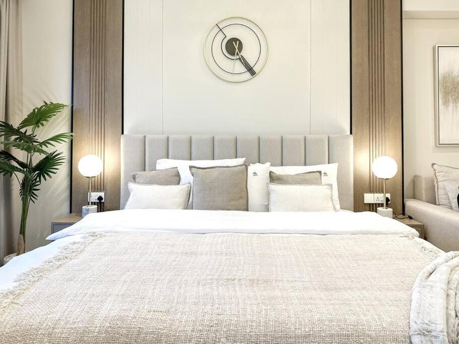 Cinematic View - Emaar Residences Apartment