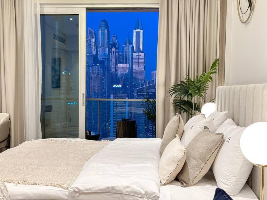 Apartment Cinematic View - Emaar Residences