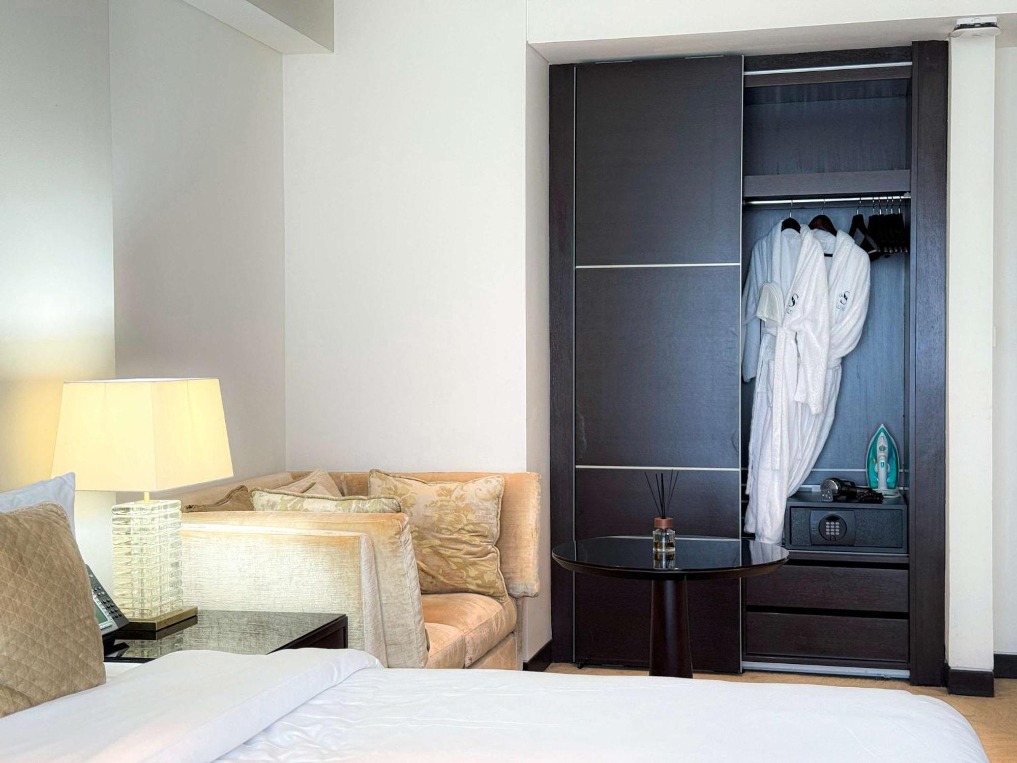 Cinematic View - Emaar Residences
